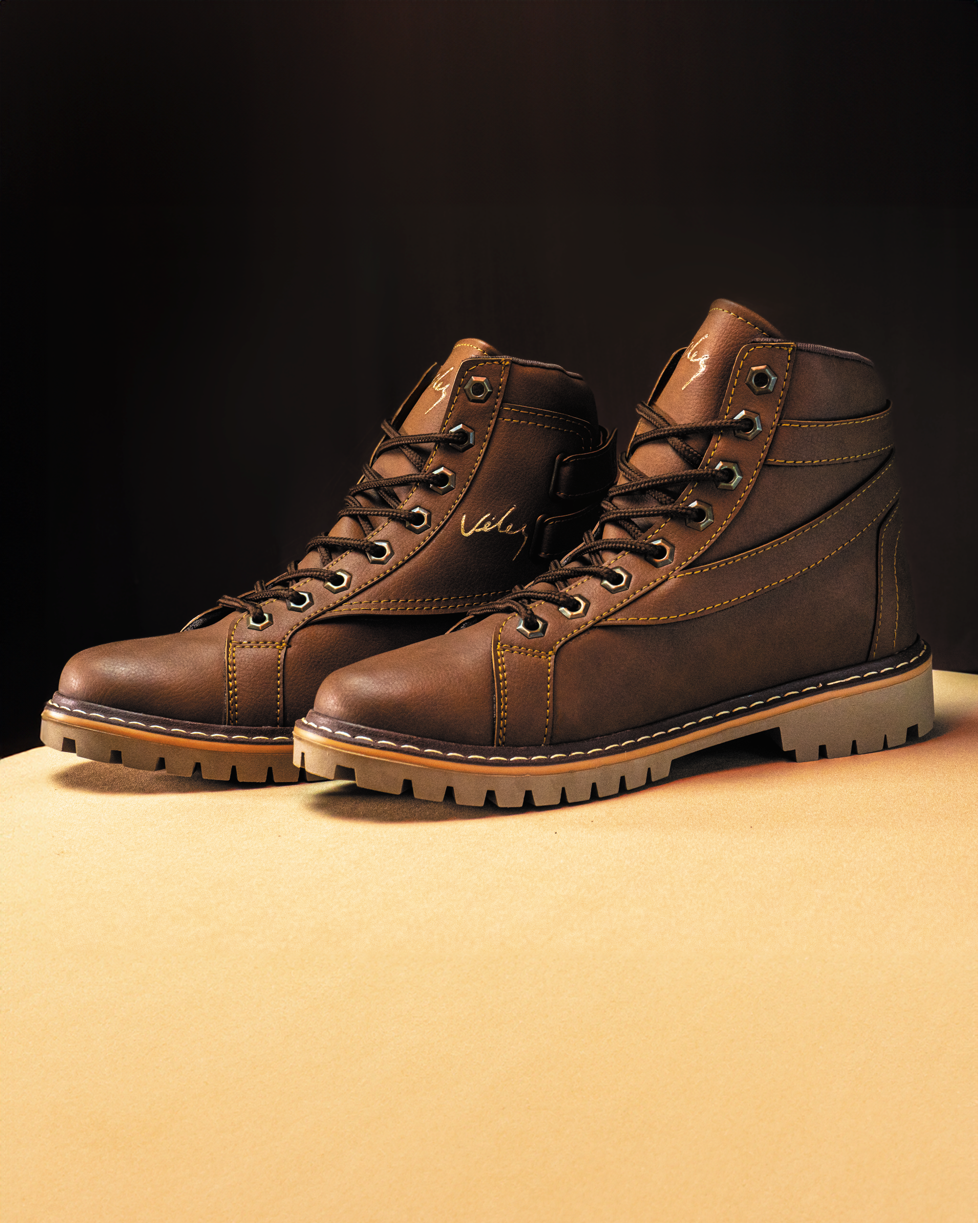 COLECCIÓN BOTINES + BOLSO | VÉLEZ