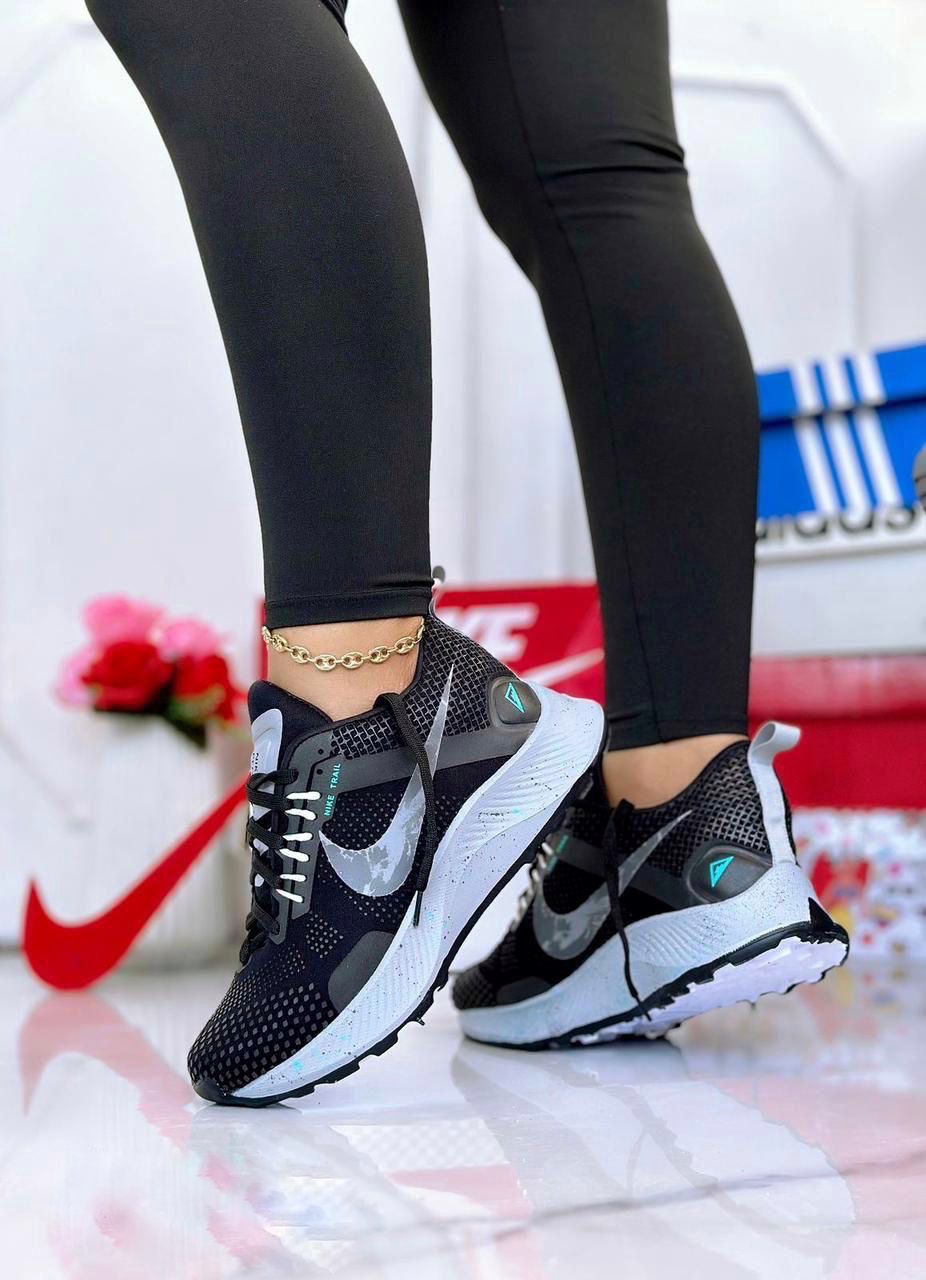 NIKE JUPINER ®