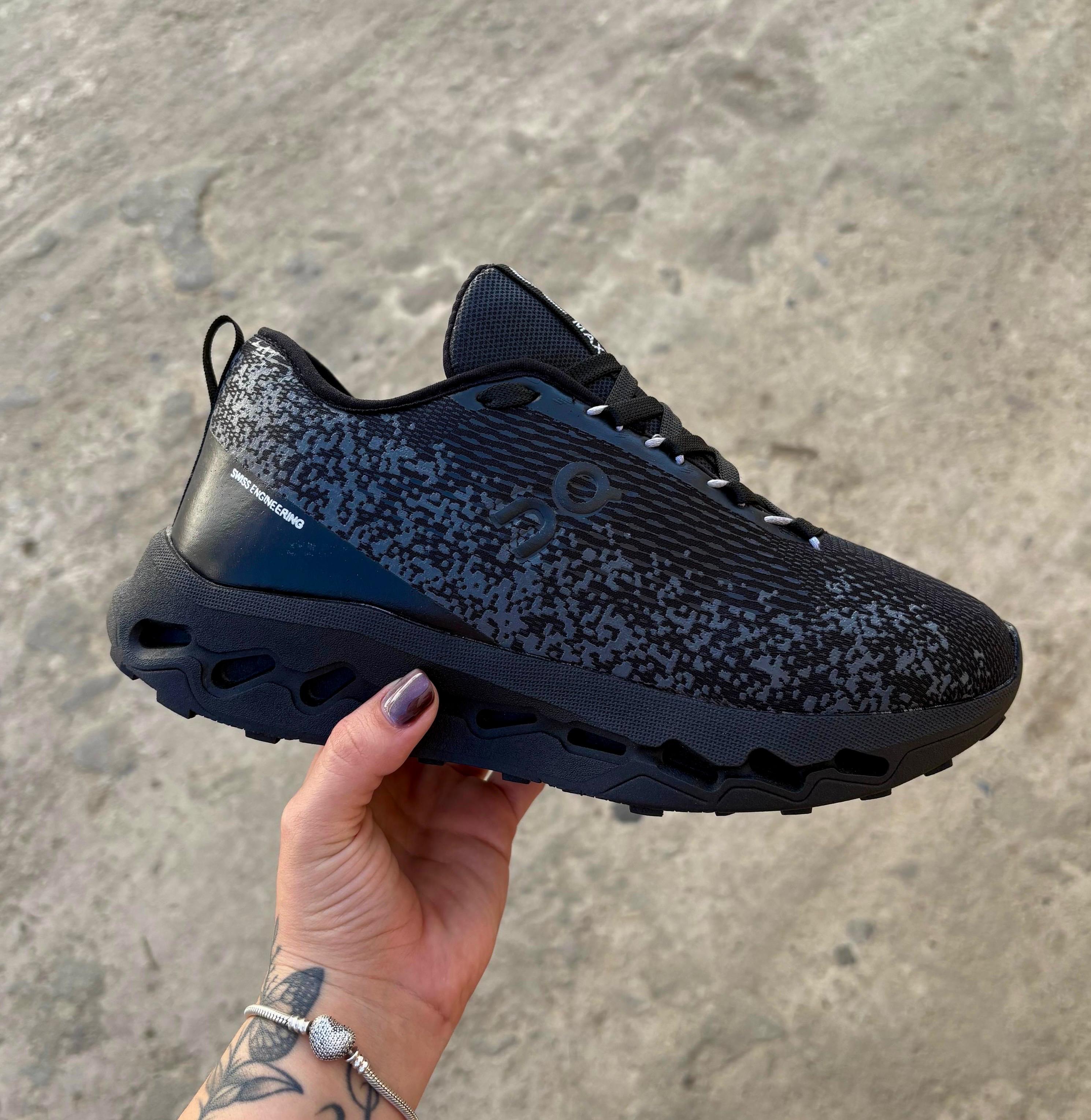 PREMIUM ON CLOUD SURFER ®